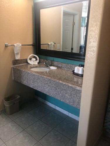 Pinn Road And Lackland Afb And Seaworld 2* San Antonio