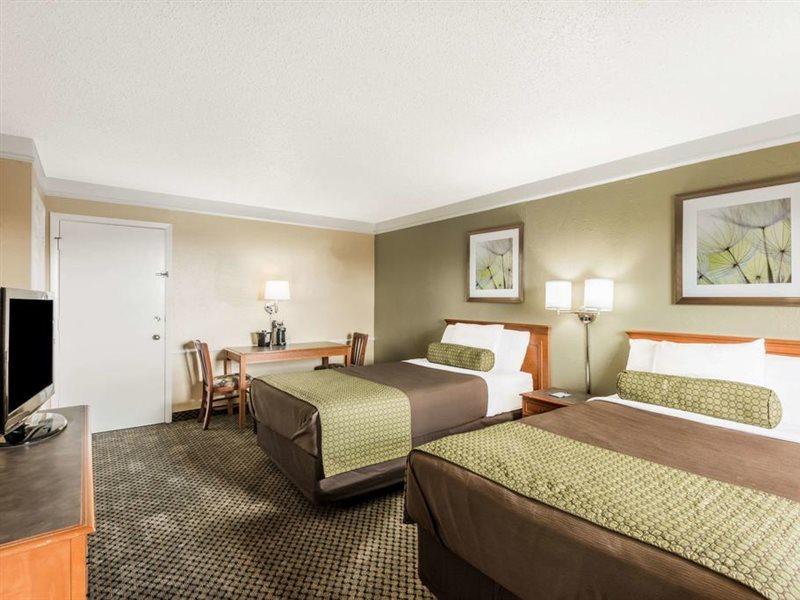 Hotel Baymont By Wyndham Near South Texas Medical Ctr San Antonio