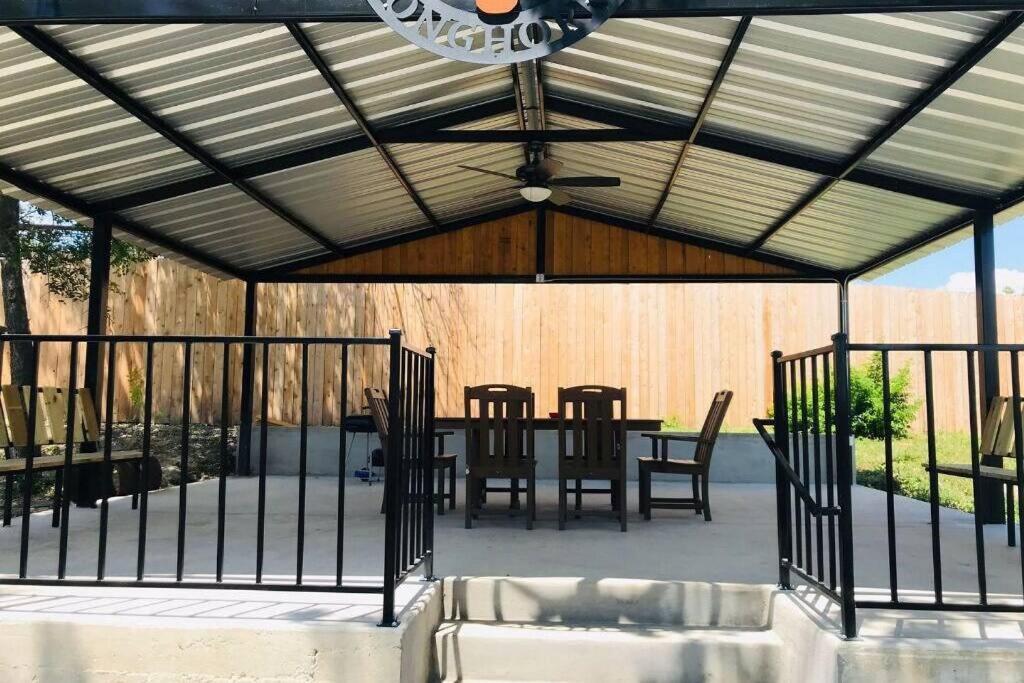 Cyc Eclectic Back House With Bbq Gazebo
