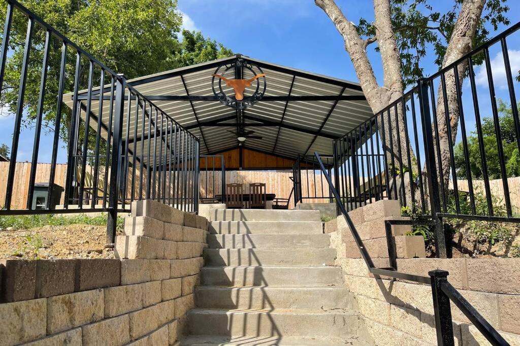 Cyc Eclectic Back House With Bbq Gazebo Holiday home