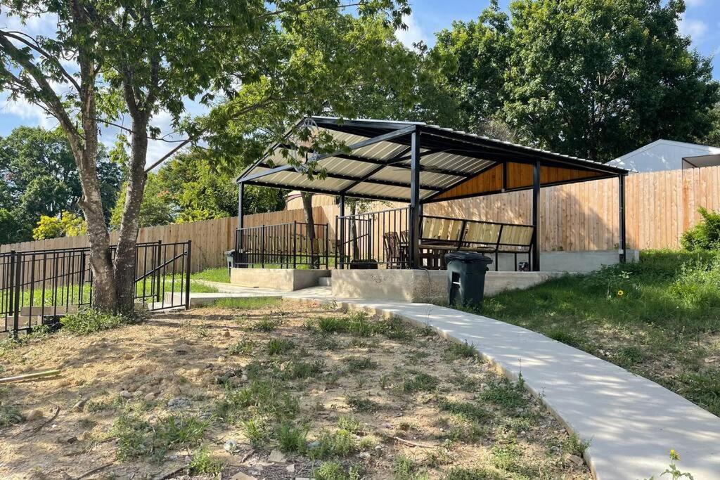 Cyc Eclectic Back House With Bbq Gazebo San Antonio