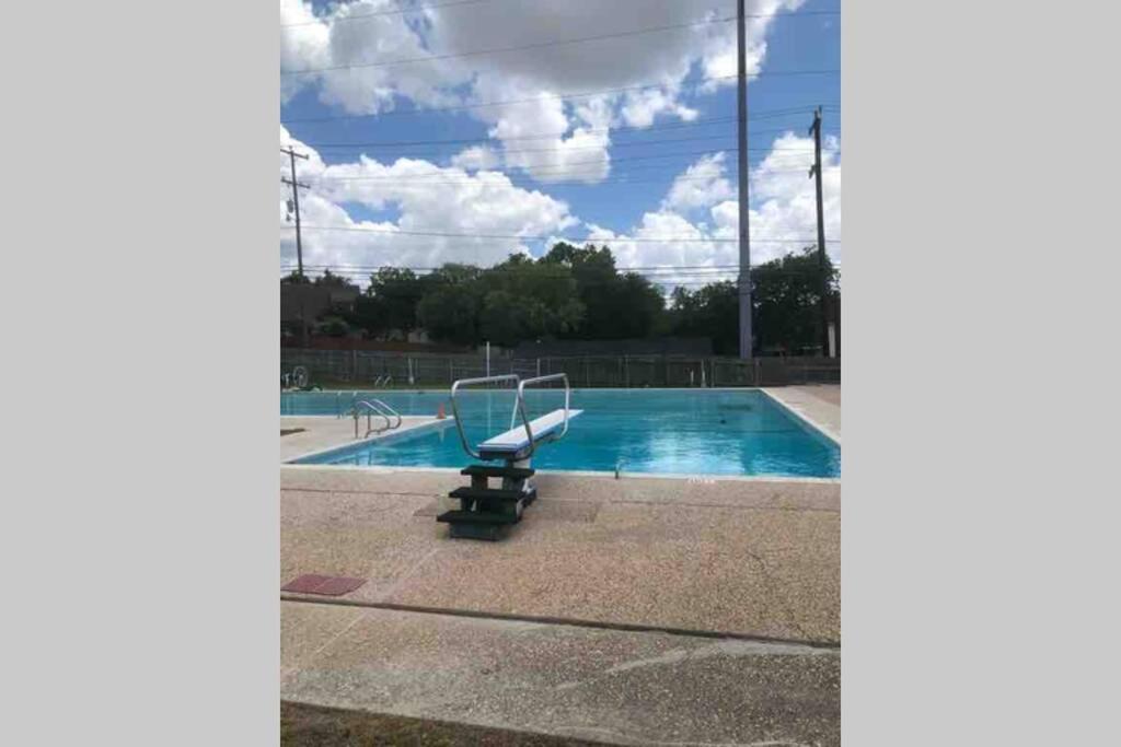 Cyc Eclectic Back House With Bbq Gazebo Holiday home San Antonio