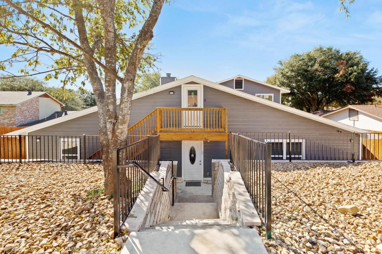 Cyc Eclectic Back House With Bbq Gazebo