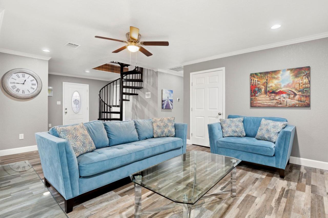 Cyc Eclectic Back House With Bbq Gazebo * San Antonio