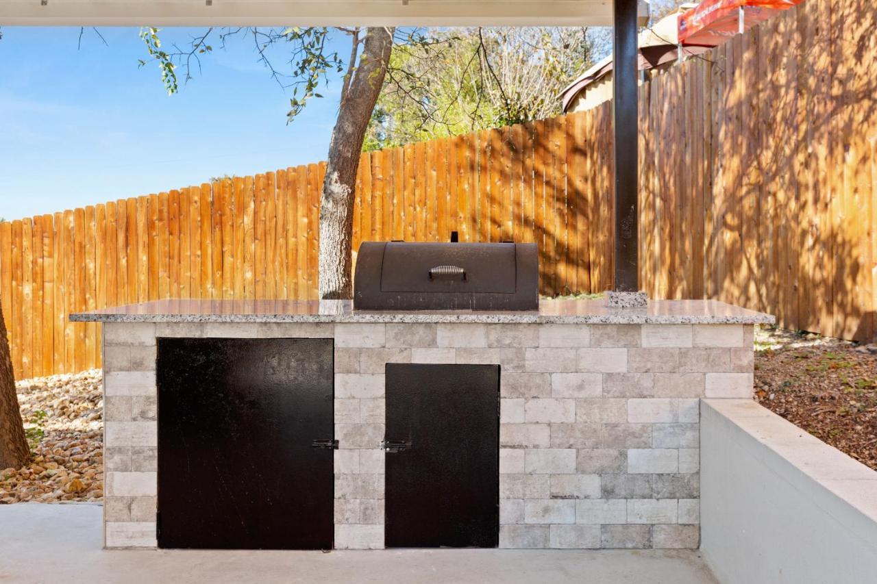 Cyc Eclectic Back House With Bbq Gazebo