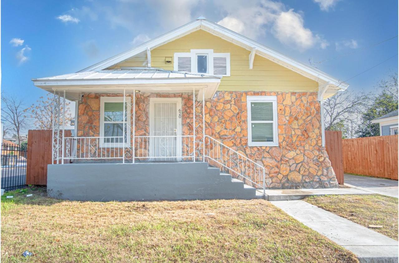 Wonderful 3 Bedroom 2 Ba Near Downtown