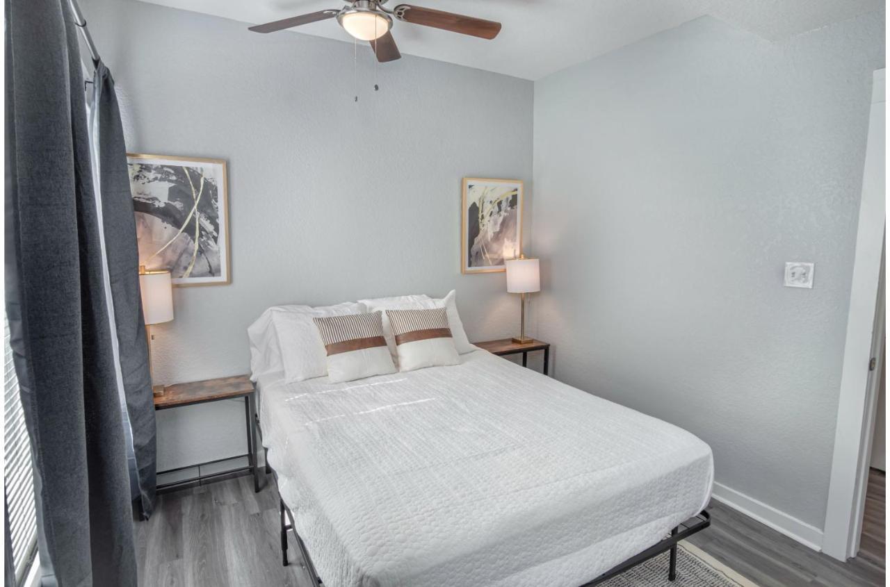 Wonderful 3 Bedroom 2 Ba Near Downtown *