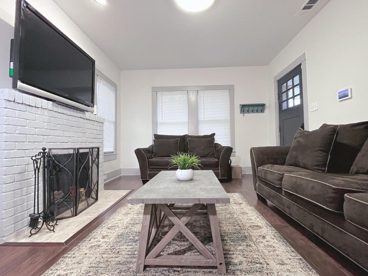 The Farmhouse - Family Friendly Downtown