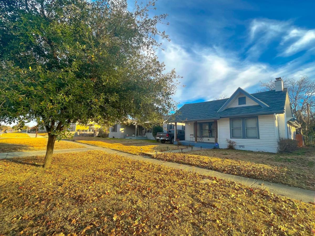 Holiday home The Farmhouse - Family Friendly Downtown *