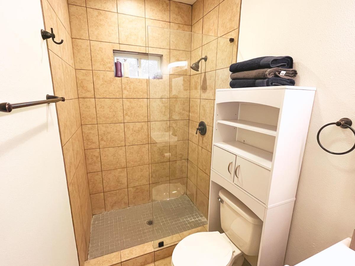 The Farmhouse - Family Friendly Downtown Holiday home San Antonio