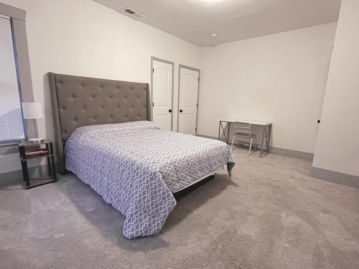 The Farmhouse - Family Friendly Downtown San Antonio