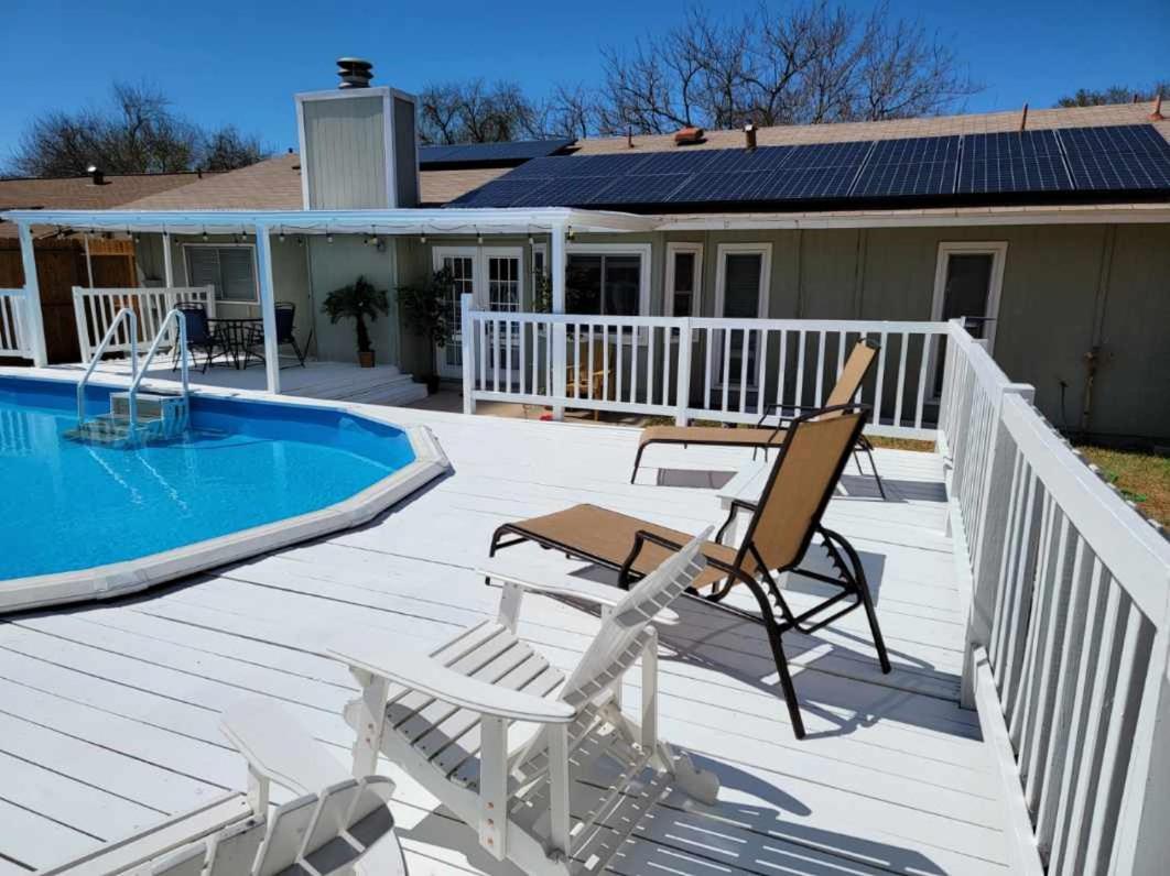 Holiday home Cheerful 3-bedroom With A Pool *