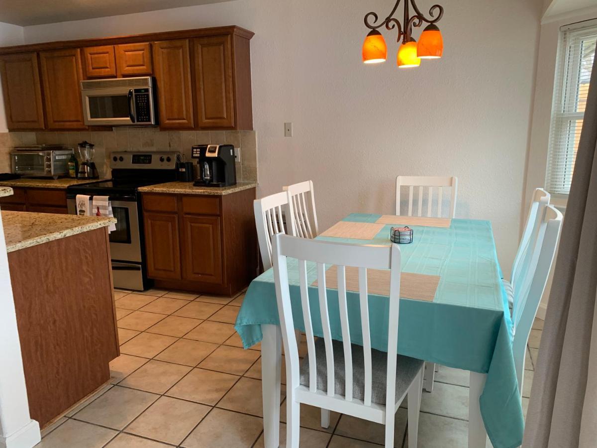 Holiday home Cheerful 3-bedroom With A Pool San Antonio