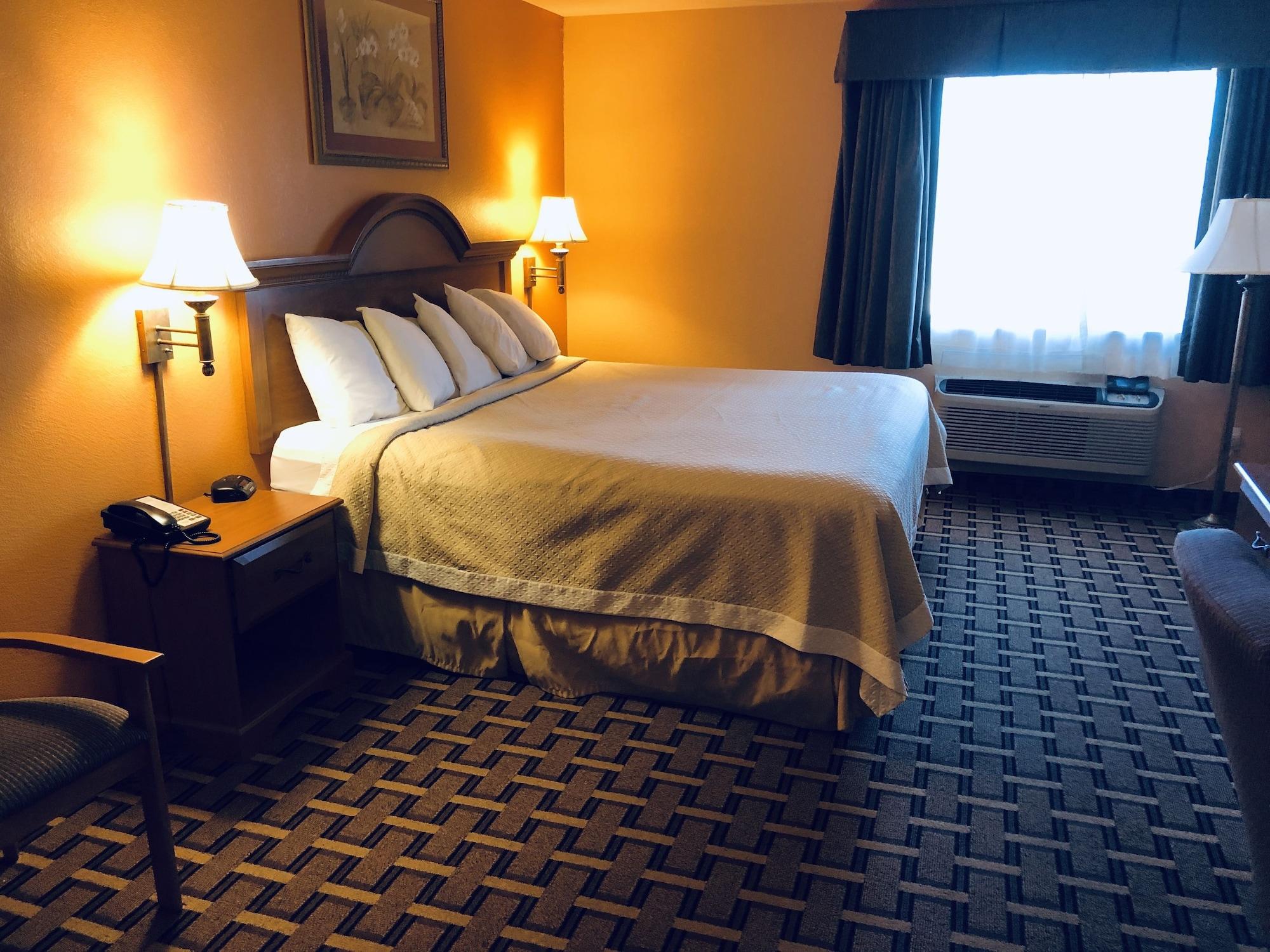 Days & By Wyndham North/stone Oak Hotel