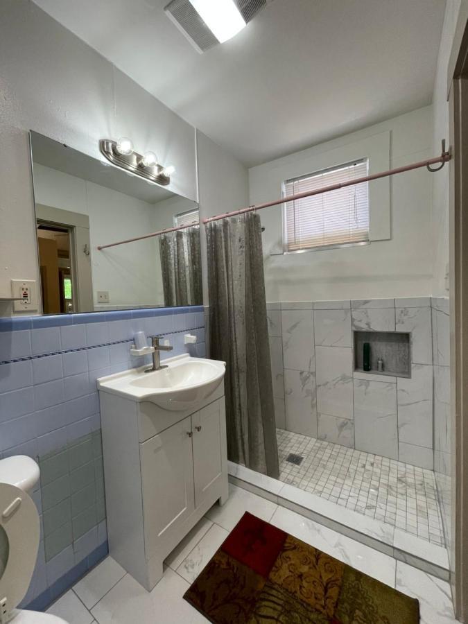 1322-#6 Downtown High Ceiling Big Size 1b Unit Apartment San Antonio