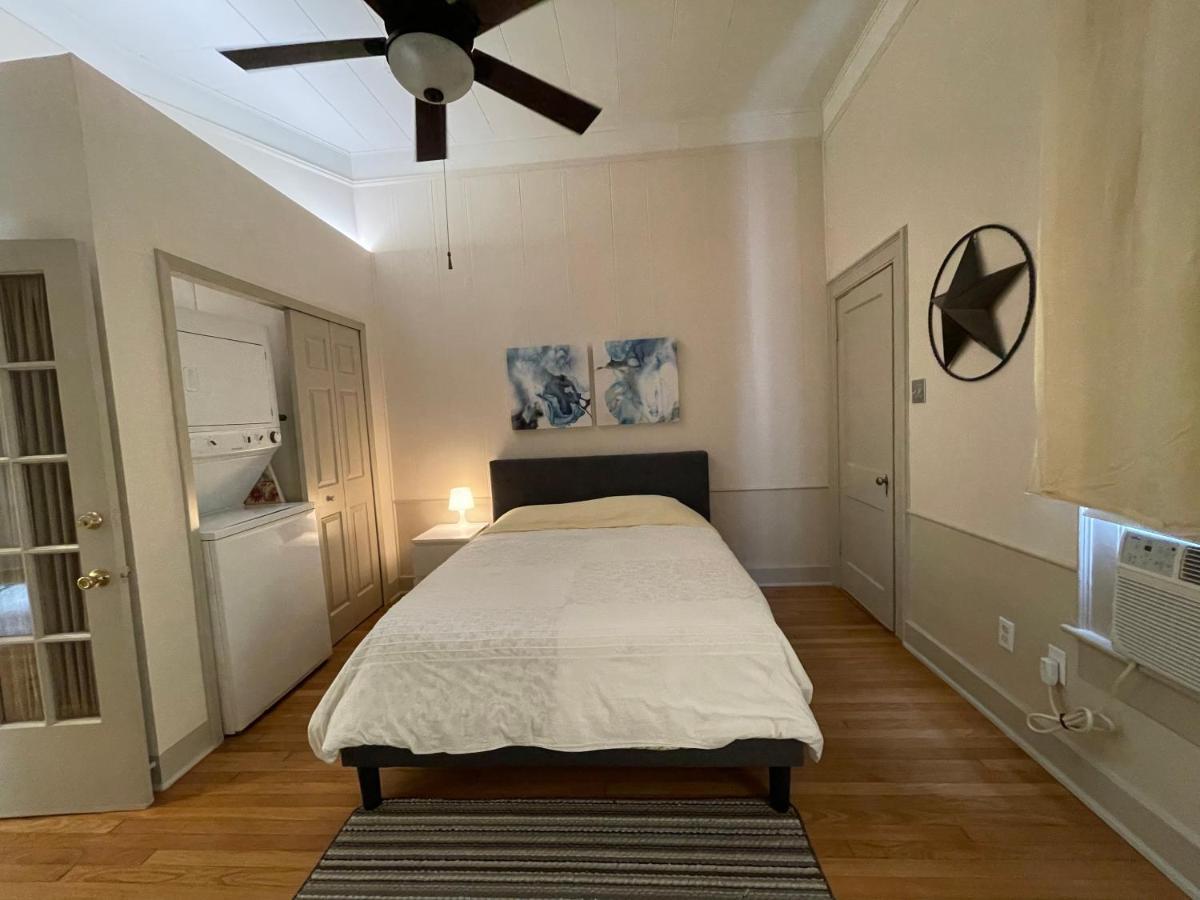 1322-#6 Downtown High Ceiling Big Size 1b Unit Apartment San Antonio