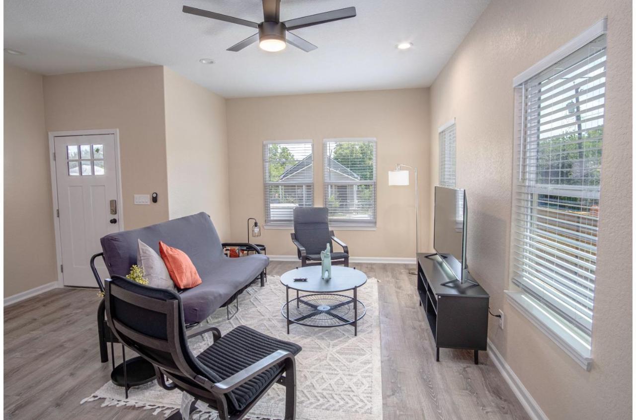 Holiday home Beautiful Fenced 3br 2ba Near Exciting Downtown