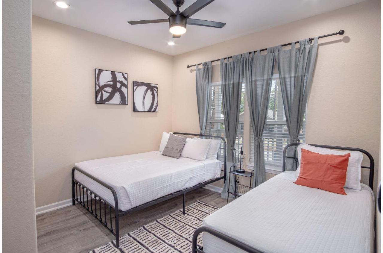 Beautiful Fenced 3br 2ba Near Exciting Downtown Holiday home San Antonio