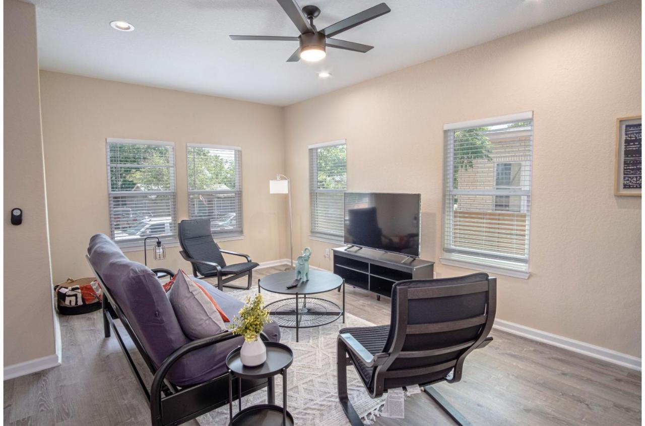 Beautiful Fenced 3br 2ba Near Exciting Downtown Holiday home *