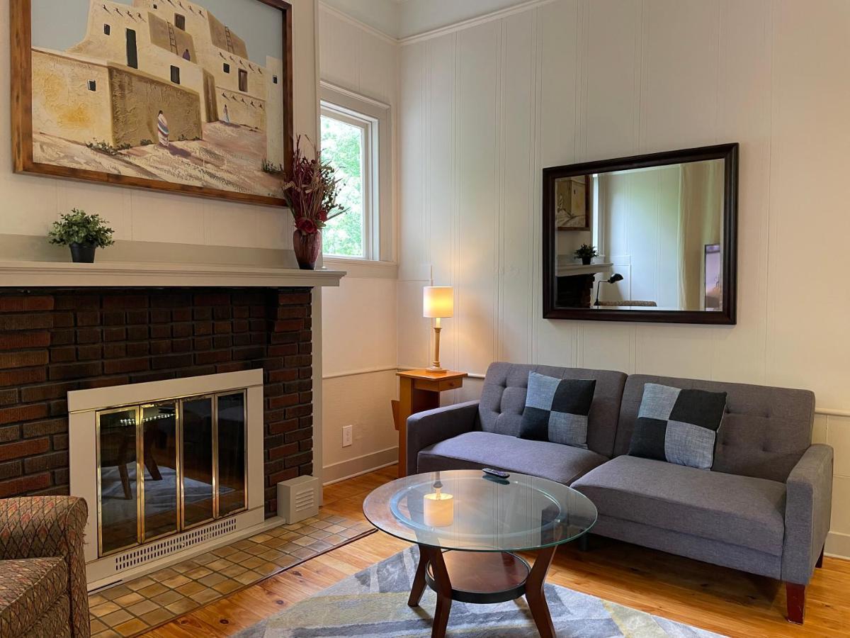 Apartment 1322-#6 Downtown High Ceiling Big Size 1b Unit *
