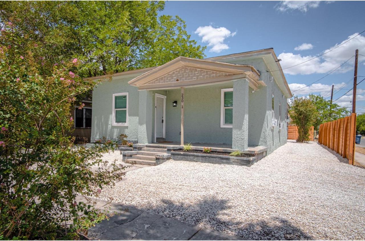 Cozy And Lovely 2br 2ba Apt#a Near Lively Downtown Apartment