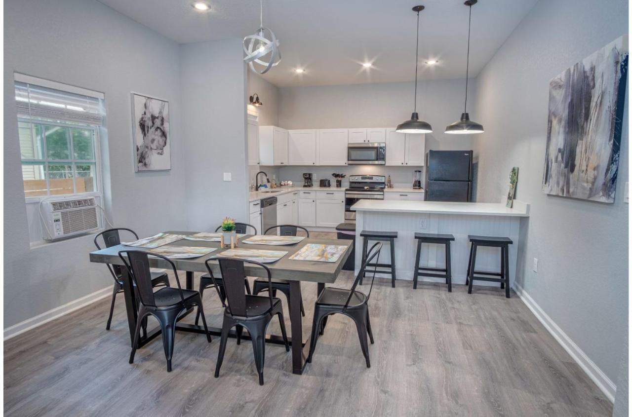 Cozy And Lovely 2br 2ba Apt#a Near Lively Downtown *