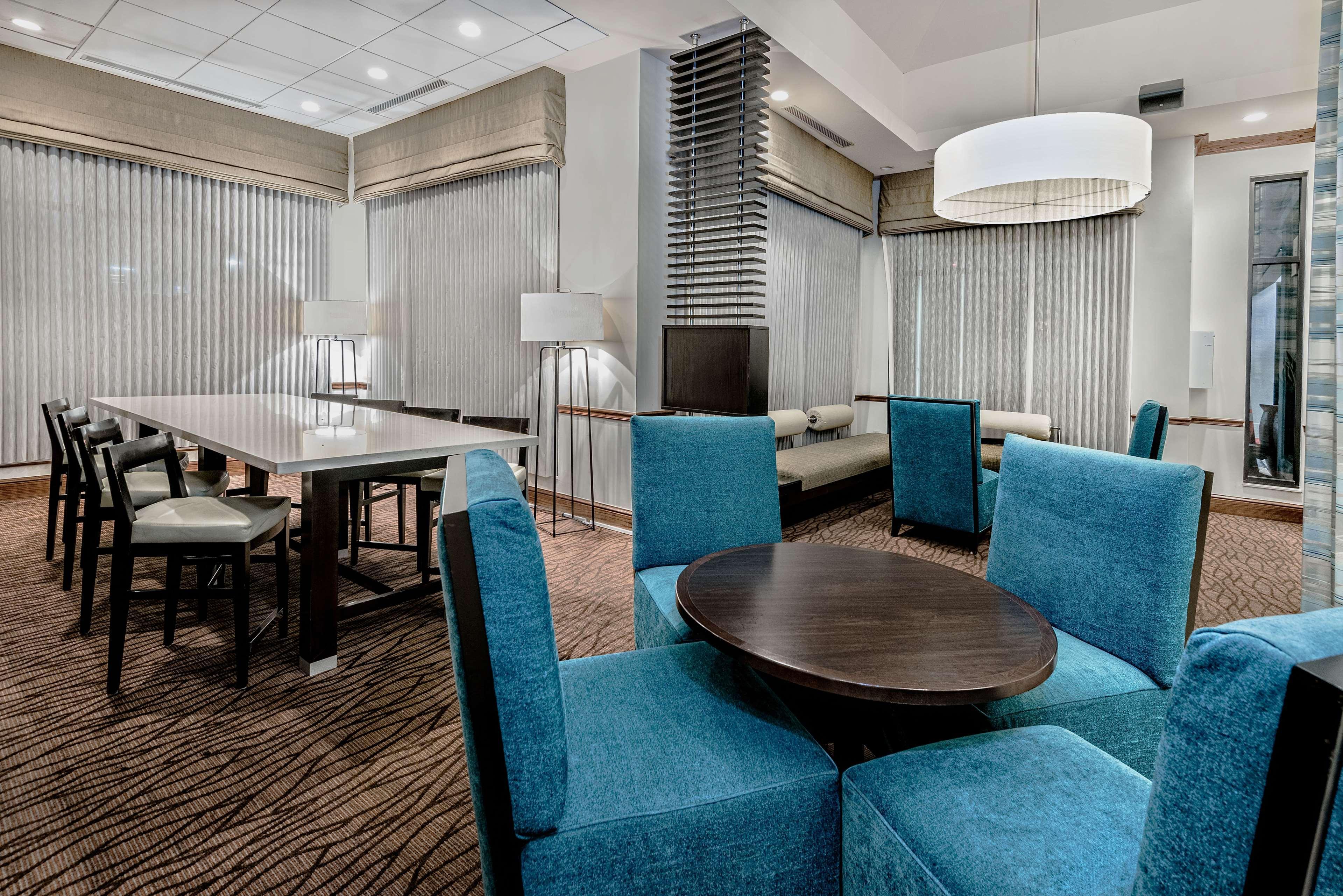 Hilton Garden Airport