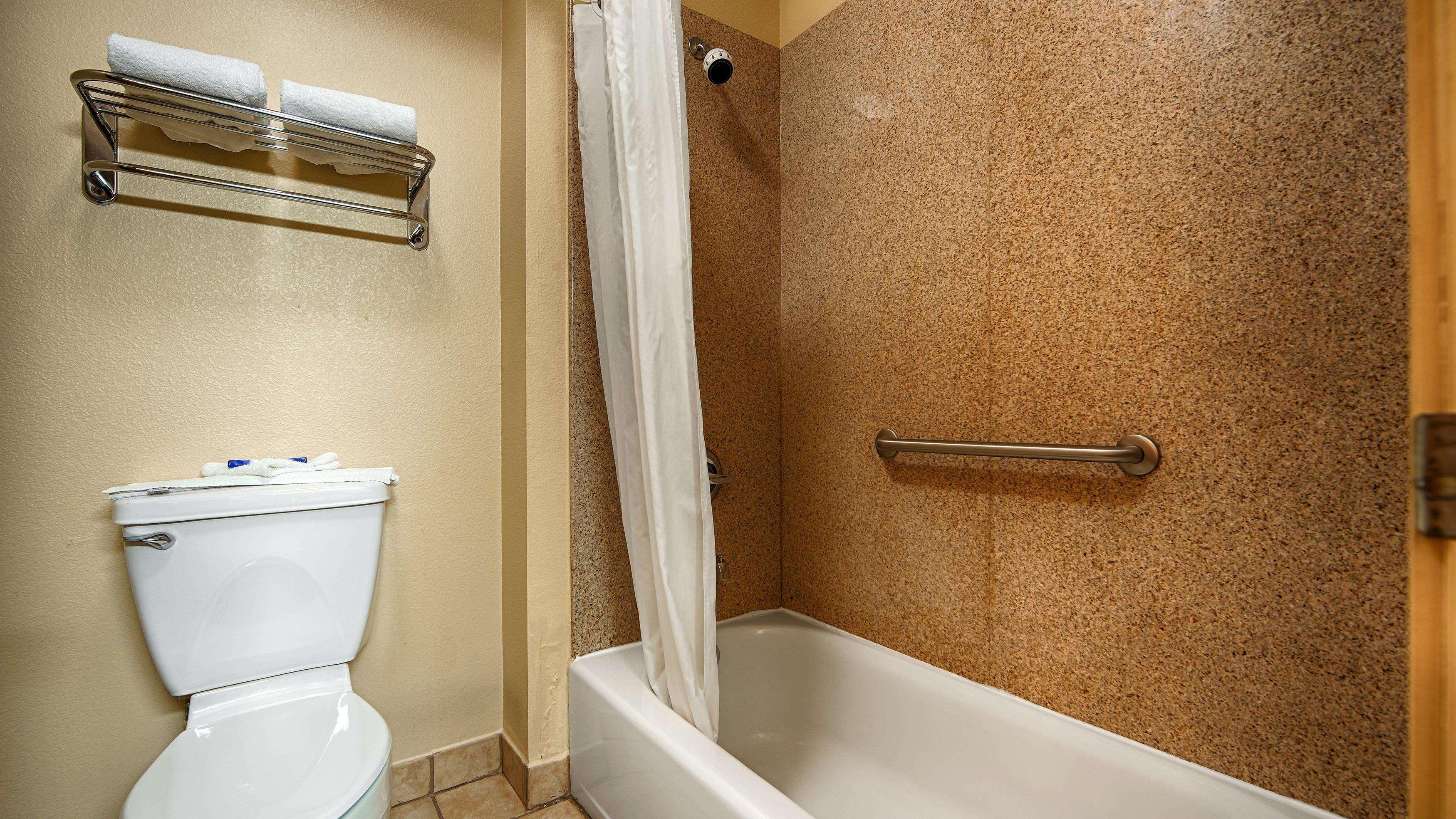 Western Windsor Pointe & Suites-at&t Center Hotel