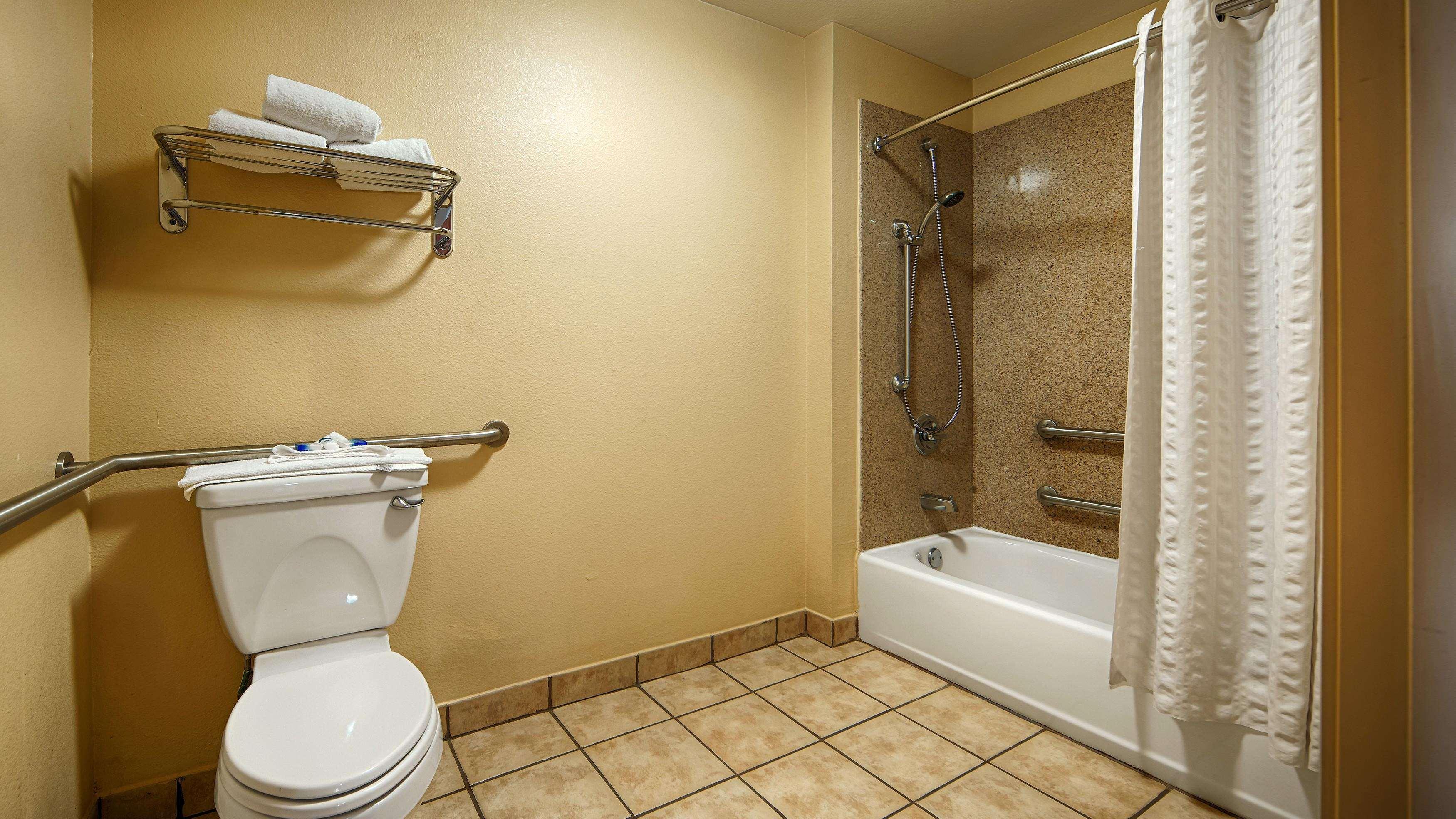 Western Windsor Pointe & Suites-at&t Center 2*