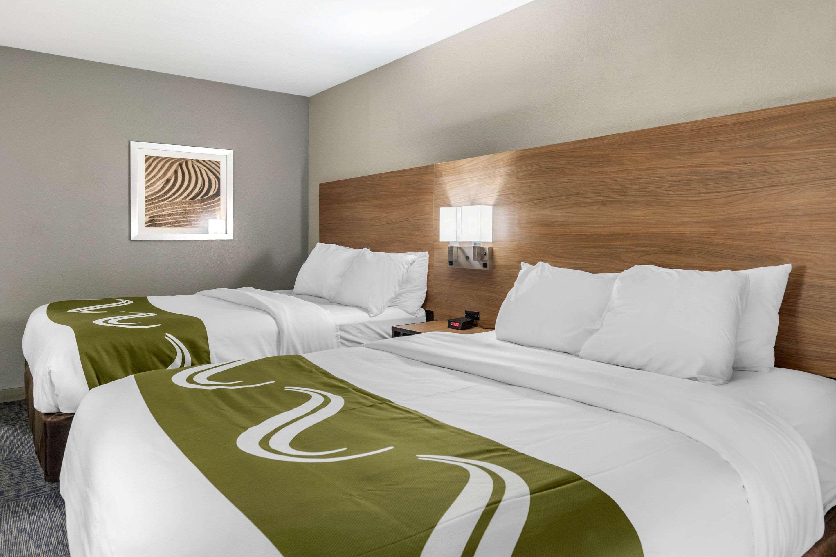 Hotel Quality Downtown - Near Market Square