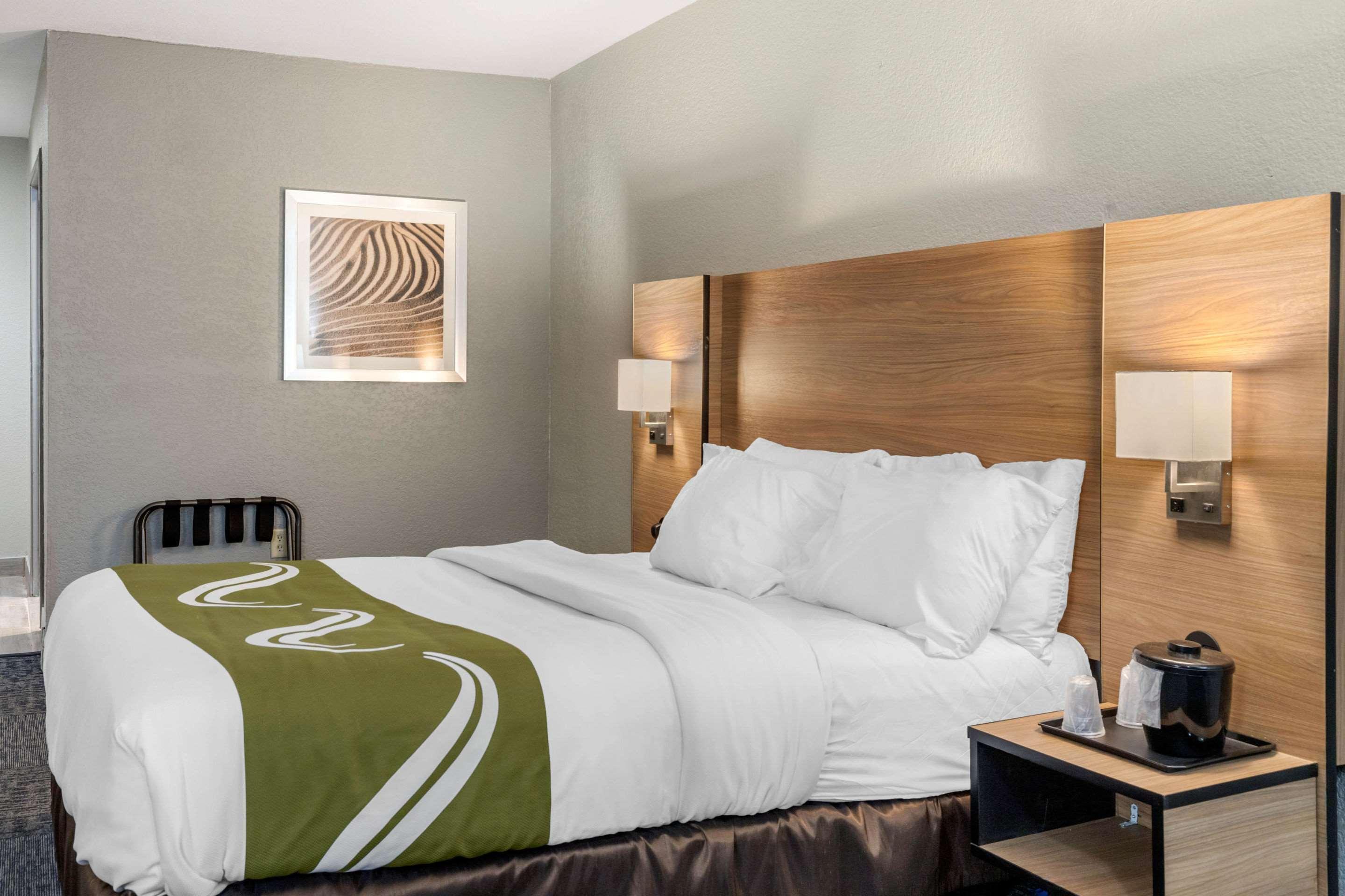 Hotel Quality Downtown - Near Market Square