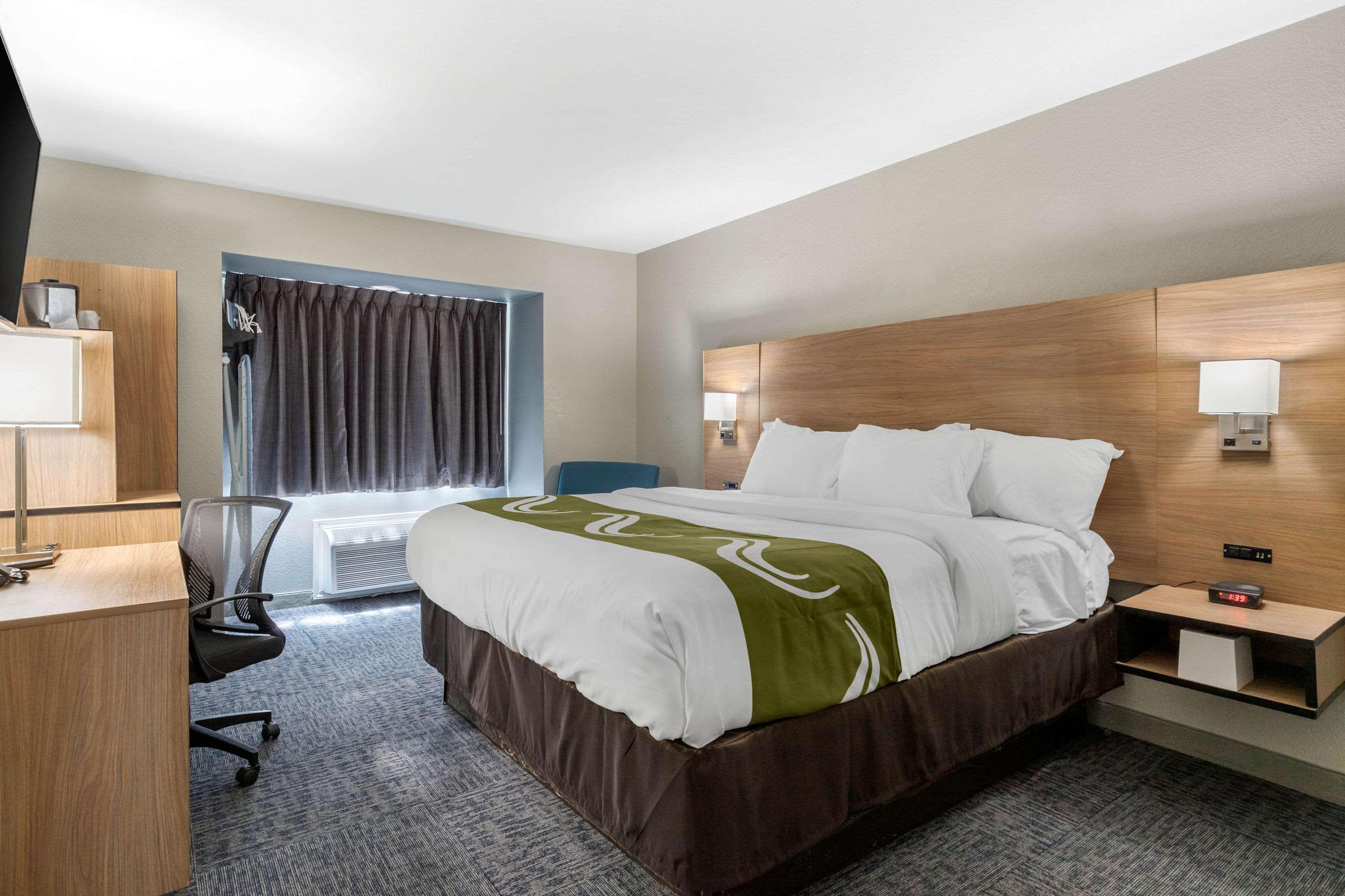 Hotel Quality Downtown - Near Market Square 2*
