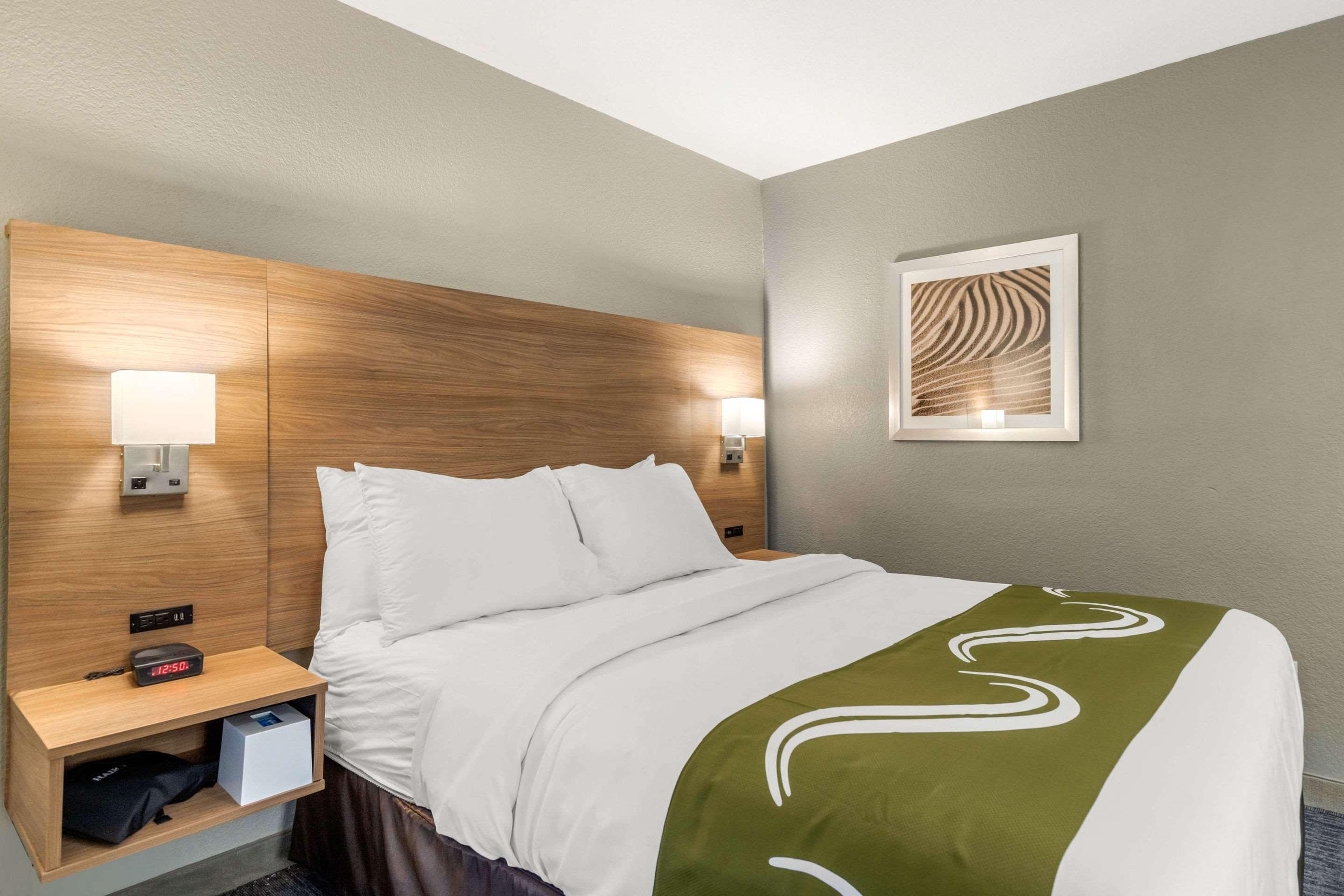 Hotel Quality Downtown - Near Market Square