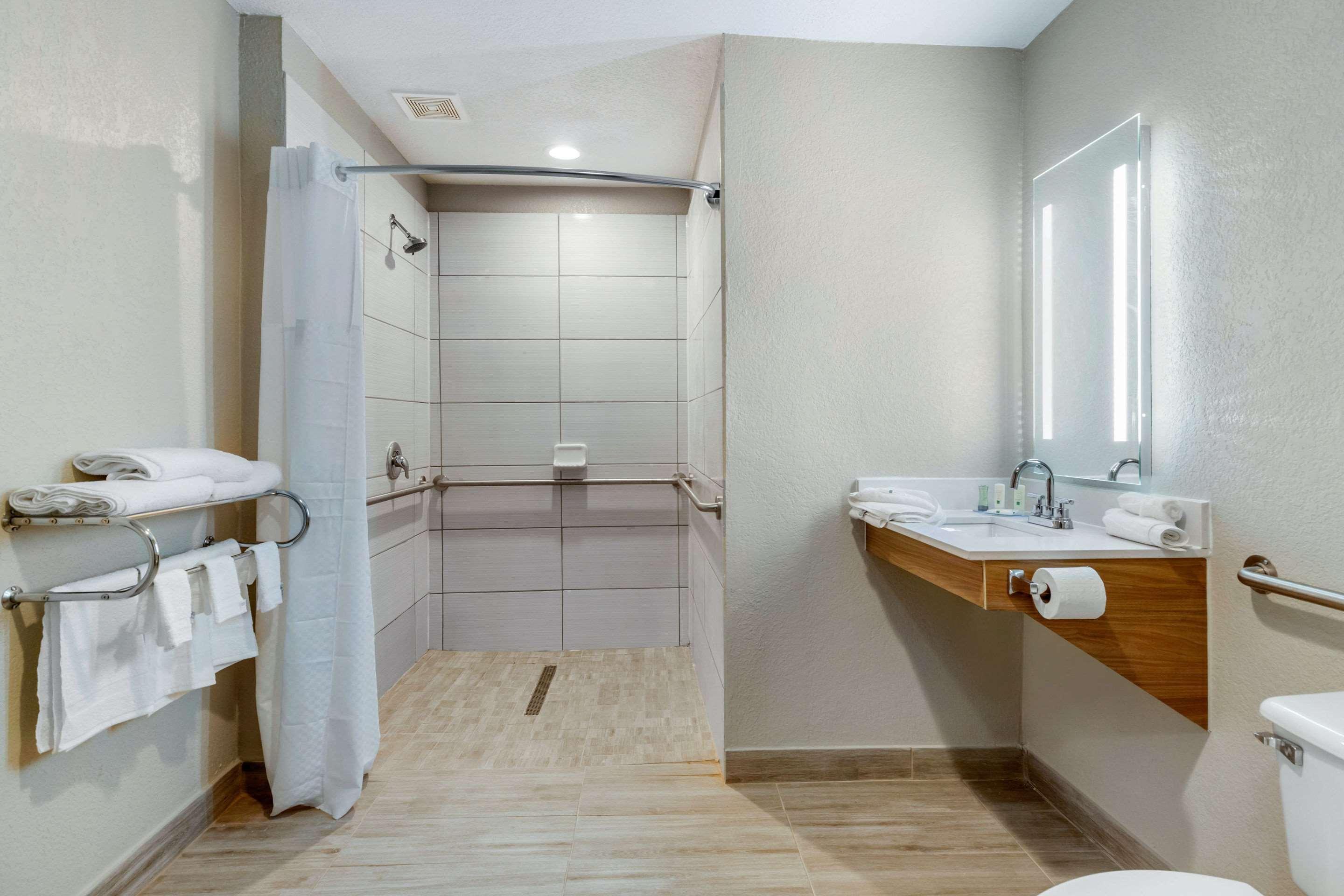 Hotel Quality Downtown - Near Market Square 2*