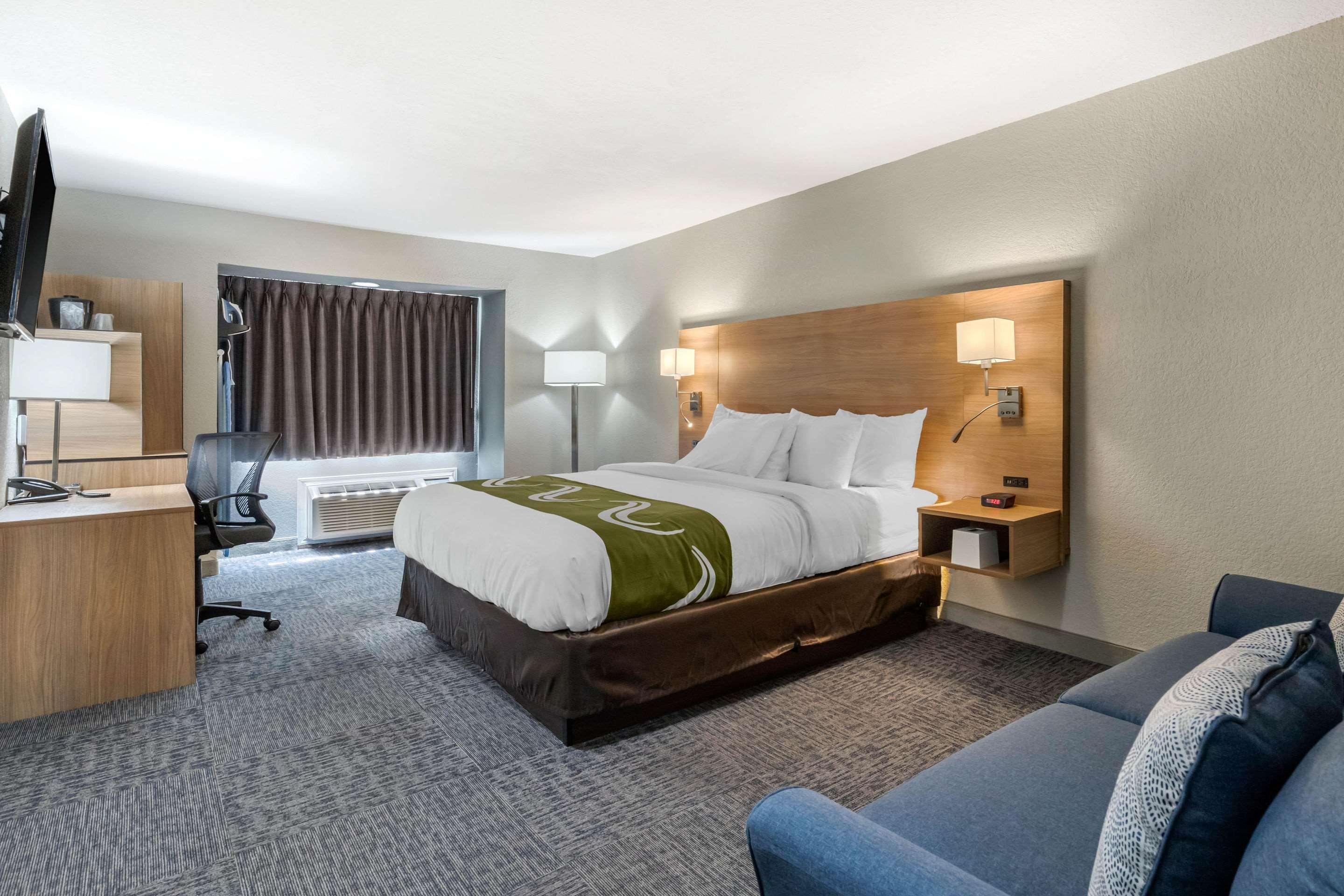 Quality Downtown - Near Market Square Hotel 2*