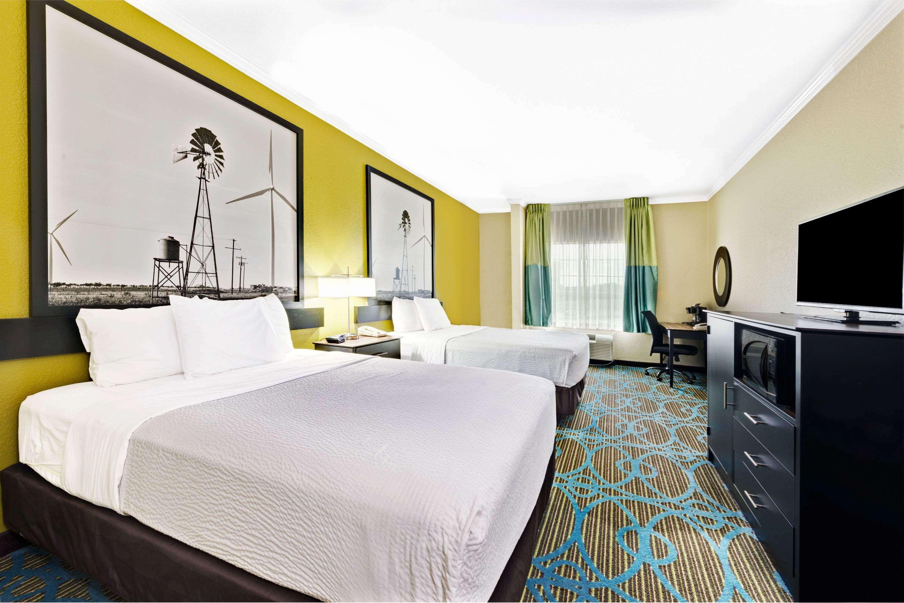 Super 8 By Wyndham San Antonio/alamodome Area San Antonio