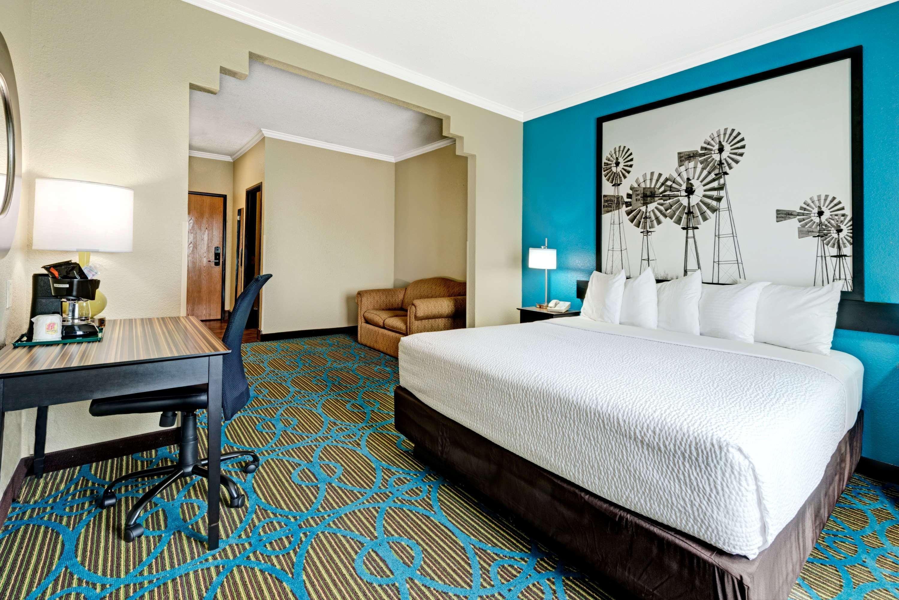 Super 8 By Wyndham San Antonio/alamodome Area Hotel San Antonio