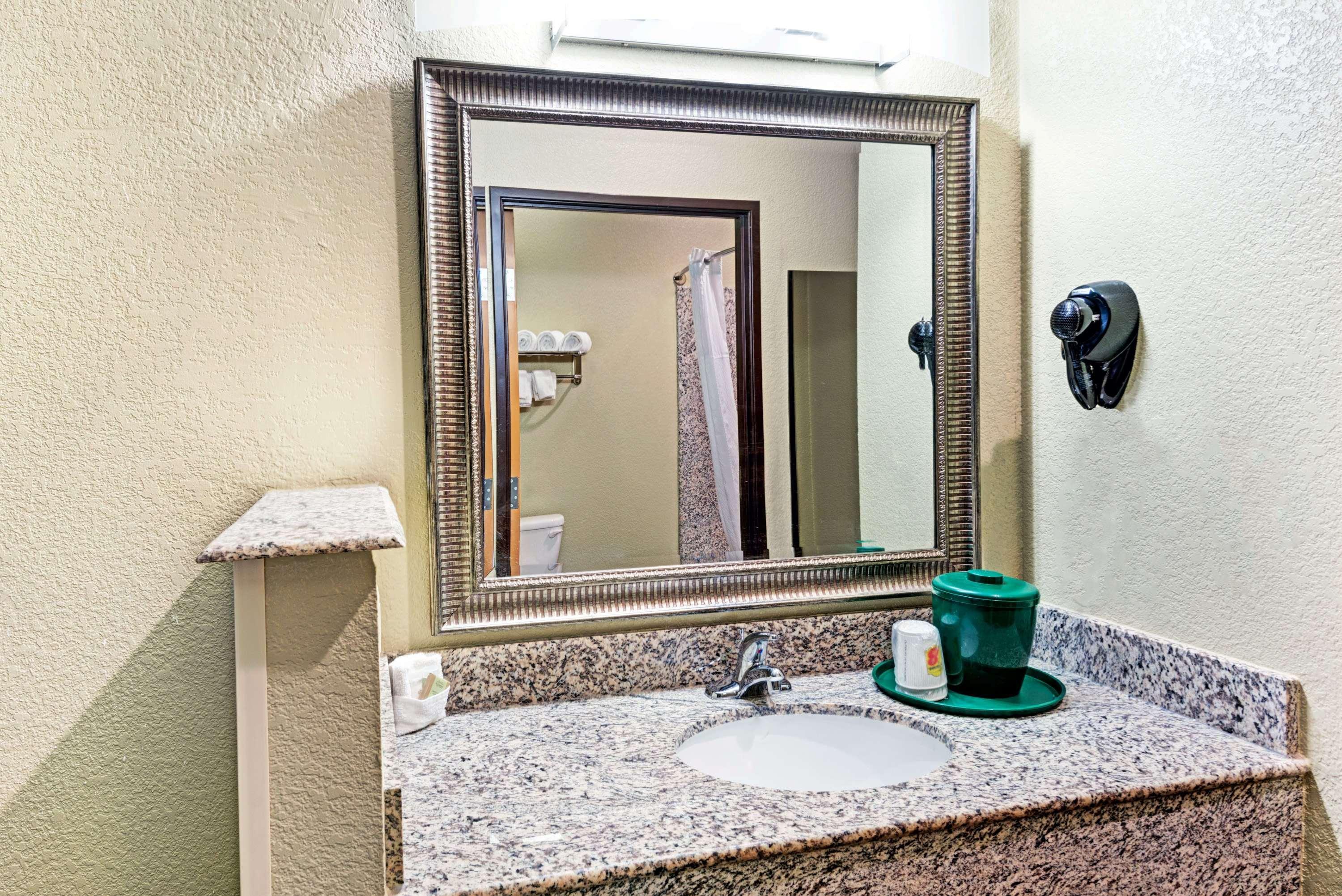 Hotel Super 8 By Wyndham San Antonio/alamodome Area