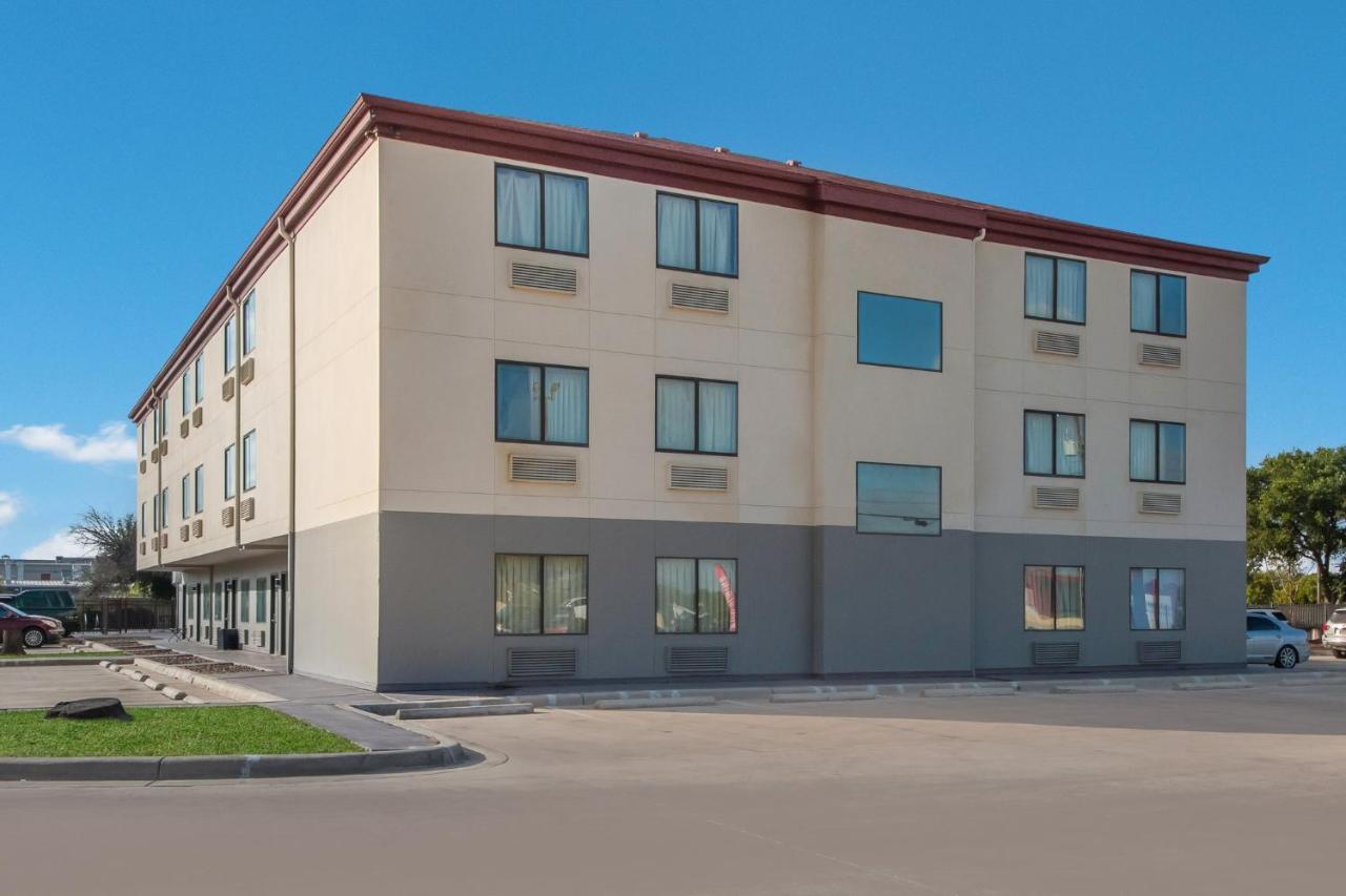 Hometowne By Red Roof - Seaworld Northwest Motel San Antonio