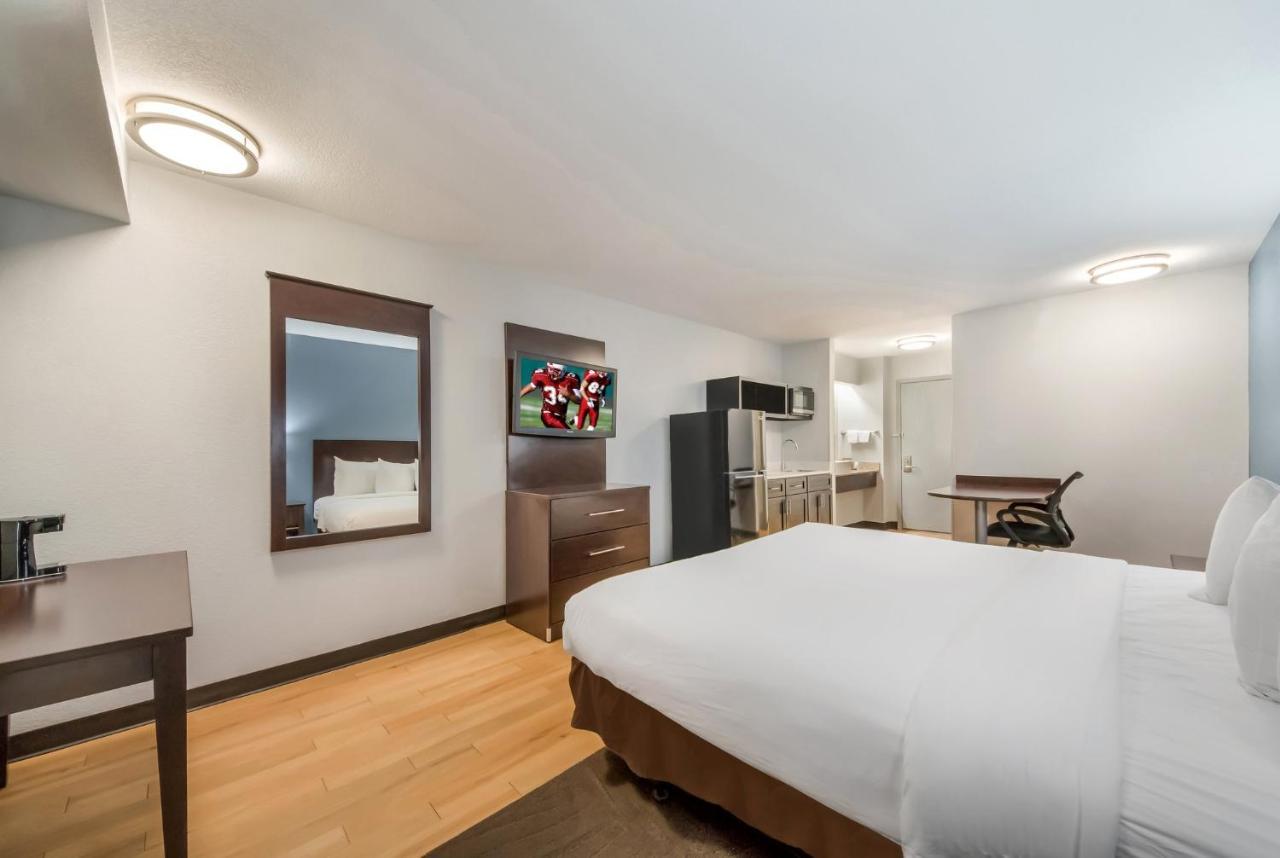 Hometowne By Red Roof - Seaworld Northwest Motel 2*