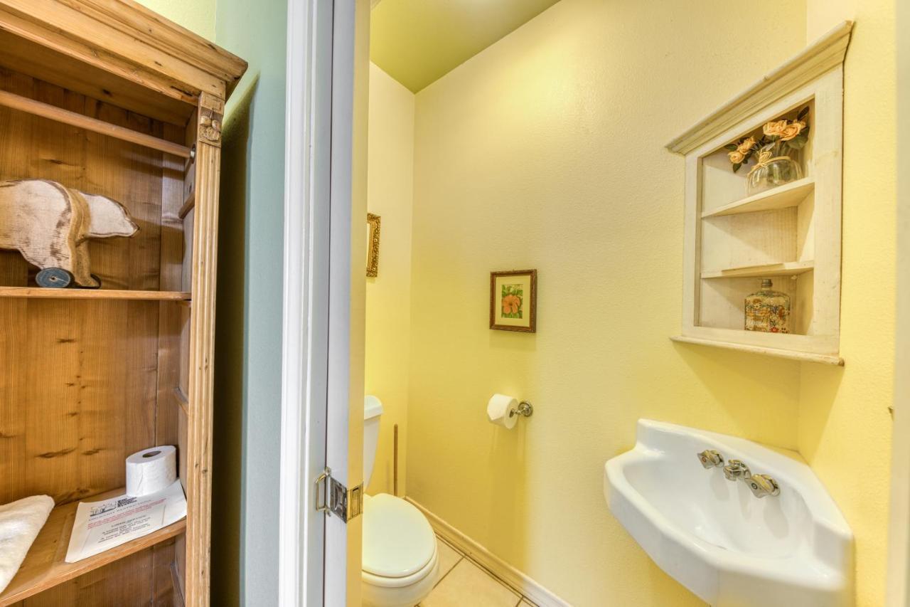 Yellow Rose Bed & Breakfast 4*