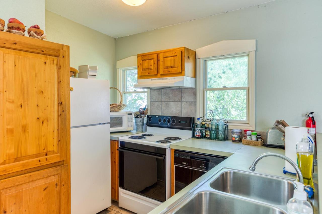 Yellow Rose Bed & Breakfast