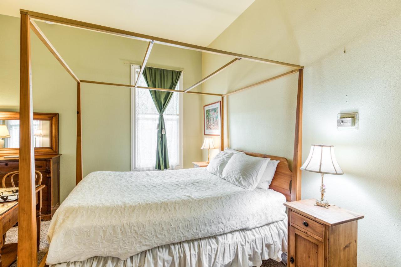 Yellow Rose Bed & Breakfast 4*