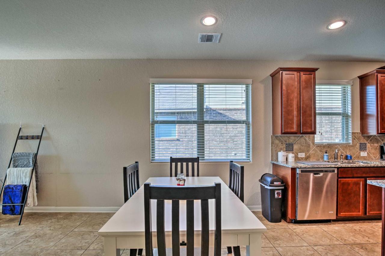 Holiday home With Yard About 8 Mi To Lackland! San Antonio