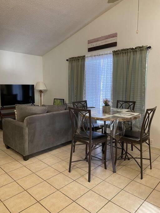 Large Piece Of Heaven Back House Apartment