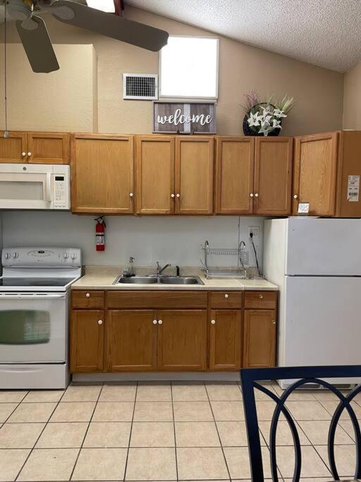 Large Piece Of Heaven Back House Apartment *