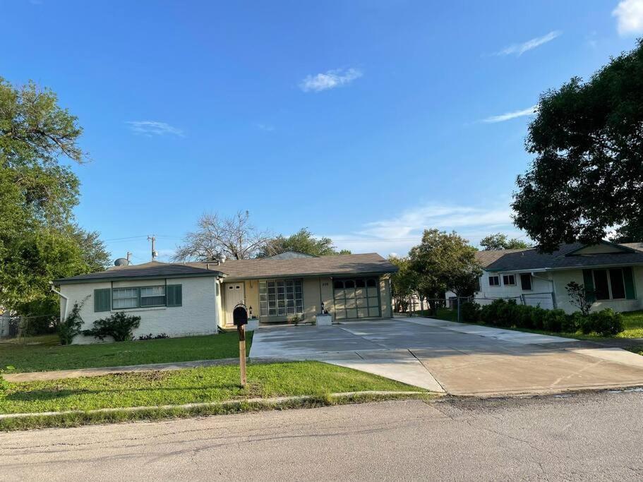 Apartment Large Piece Of Heaven Back House San Antonio