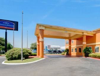 Quality & I-10 Near Fiesta Texas 2*