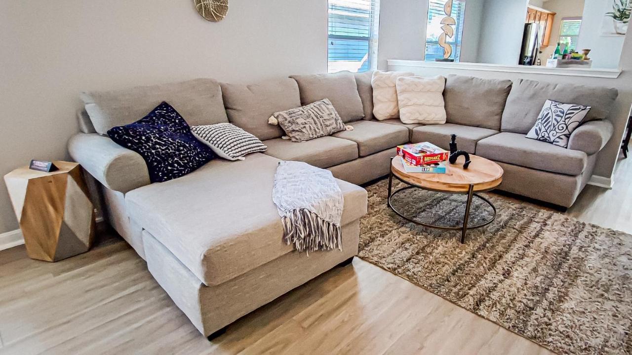 Holiday home Gorgeous Home- Close To Lackland Afb- Centrally Located San Antonio