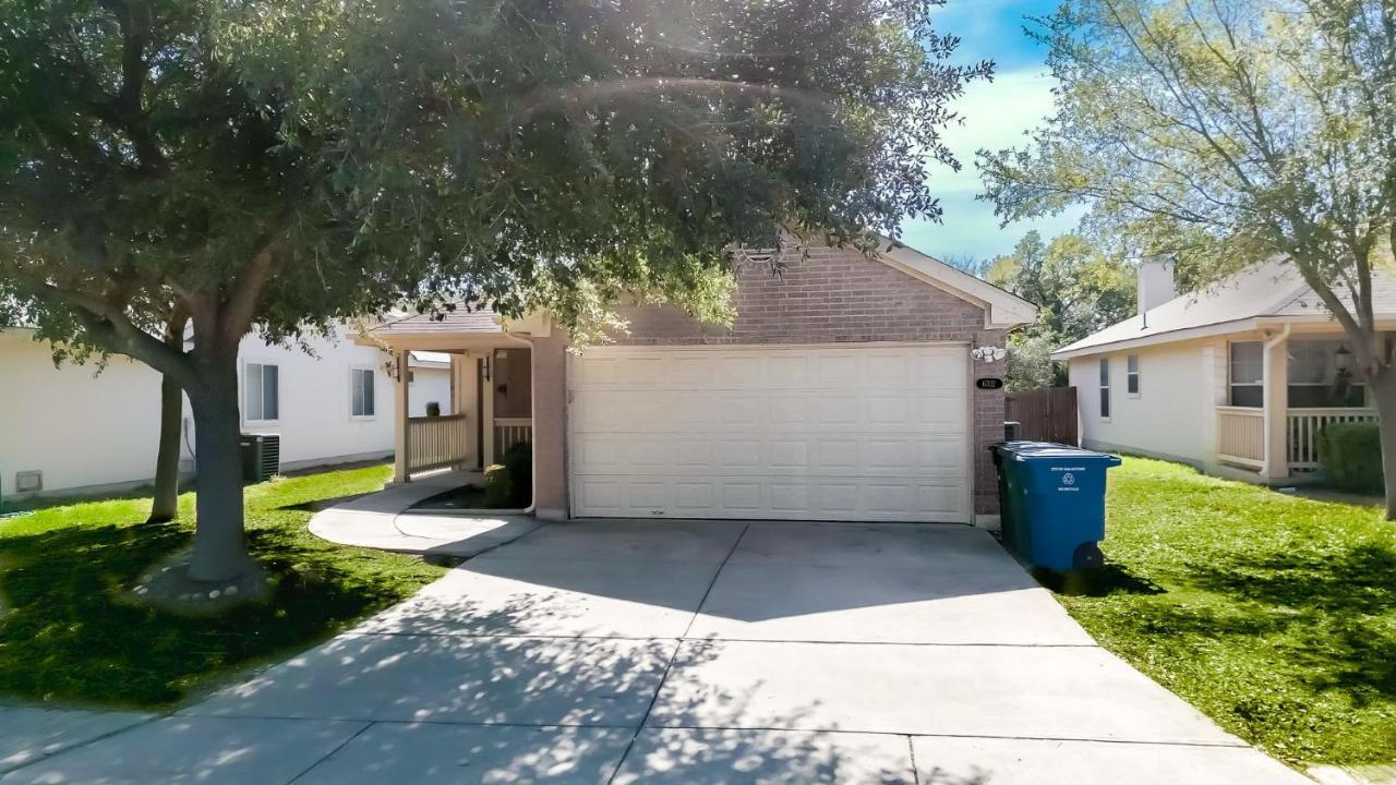 Holiday home Gorgeous Home- Close To Lackland Afb- Centrally Located *